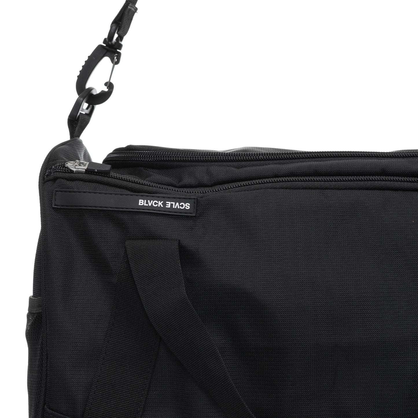 VOYAGE GYM BAG BLACK